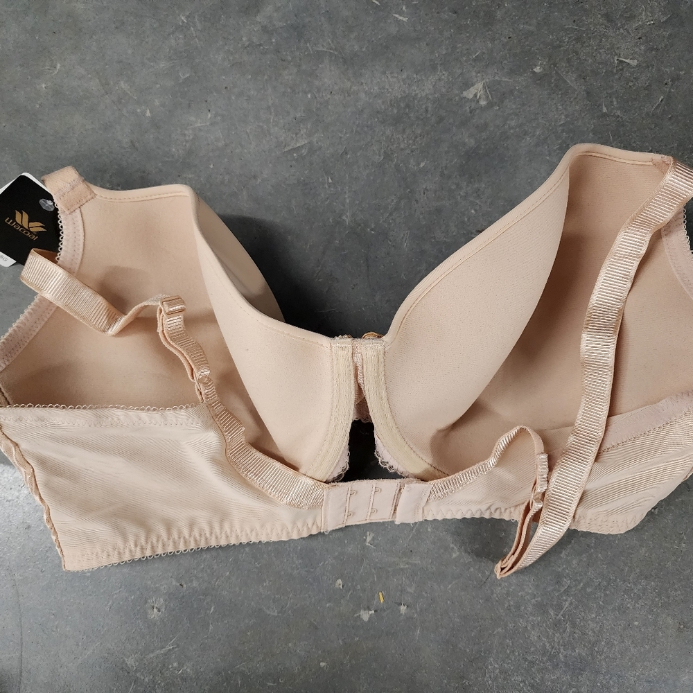 Wacoal Nude Bra - Picture 2 of 4